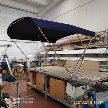 Preview: Bimini mit Geräteträger "Strange". Breite 245cm