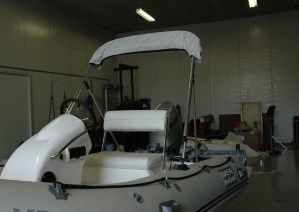 Schlauchbootbefestigung Bimini Top