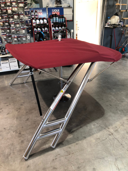 Monster Tower MTK Farbe silber mit rotem Bimini Top